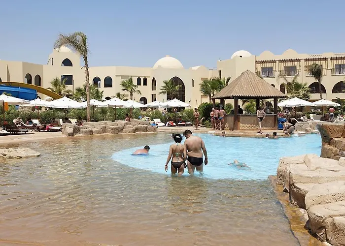 Üdülőközpont The Three Corners Palmyra 4*