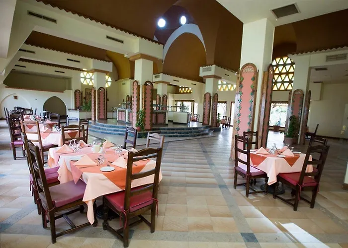 Üdülőközpont The Three Corners Palmyra 4*